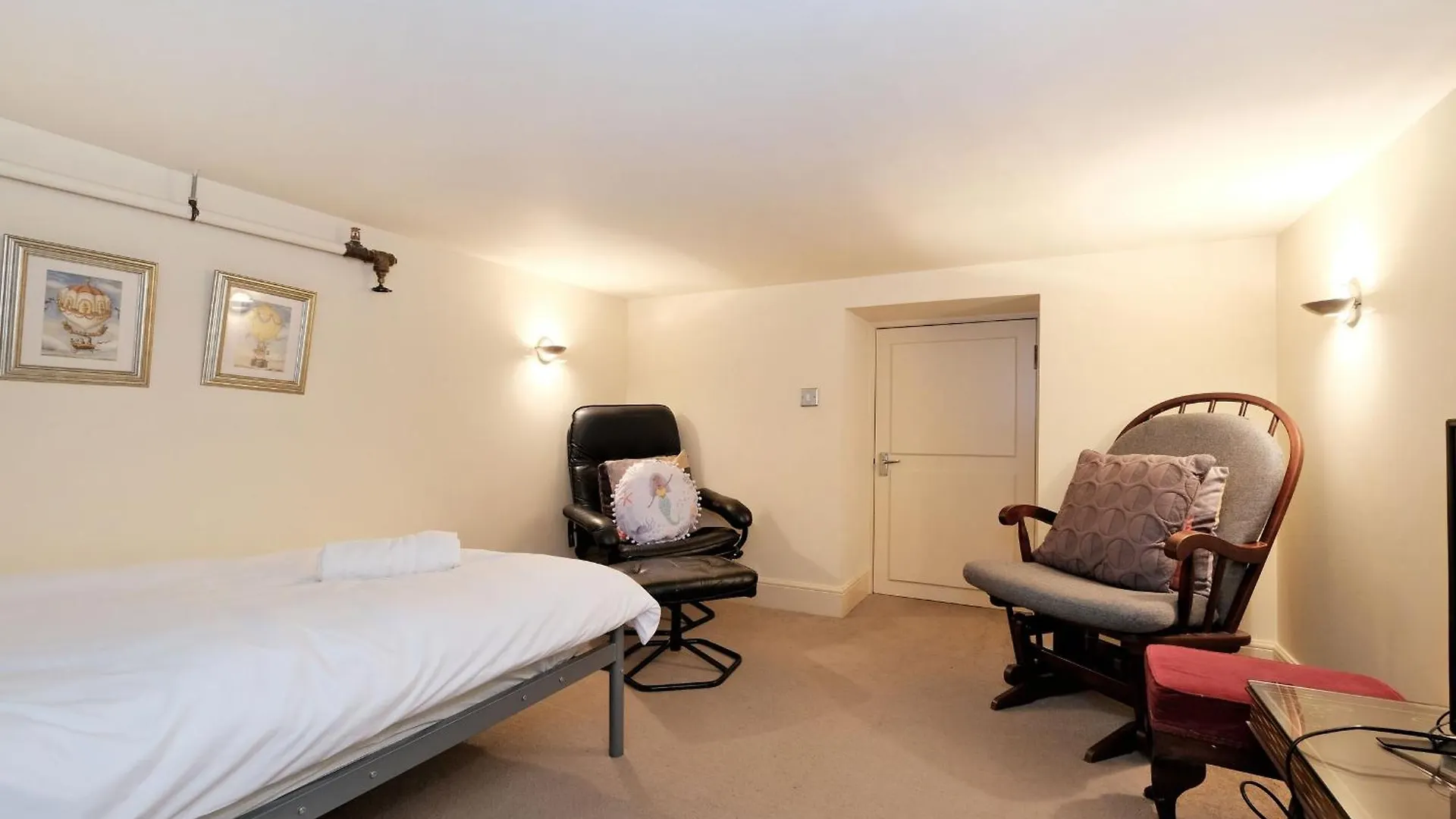 One Of A Kind Historic 3 Bedroom Apartment Aberdeen