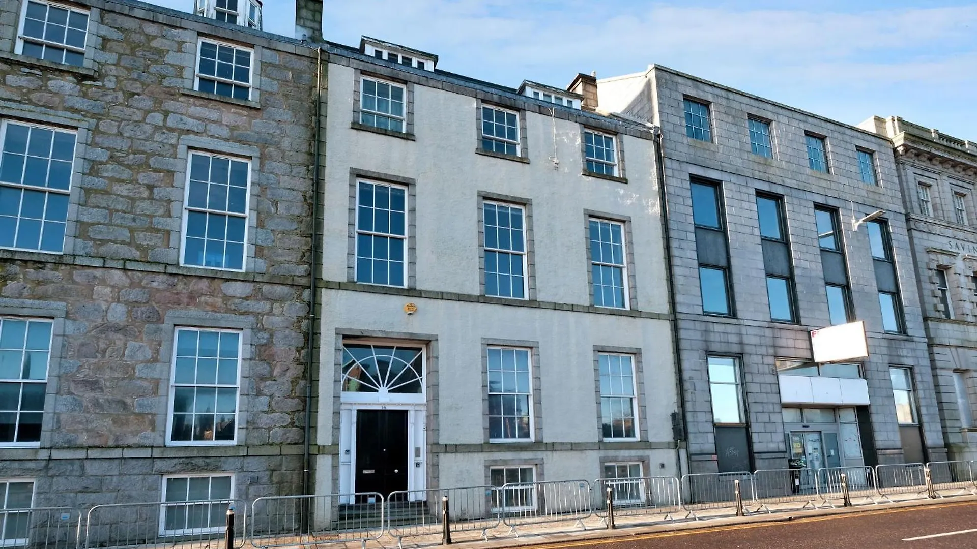 One Of A Kind Historic 3 Bedroom Apartment Aberdeen 0*,